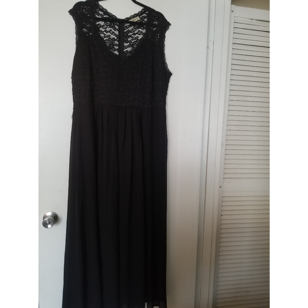 Black, Nemidor floor length bridesmaid dress.